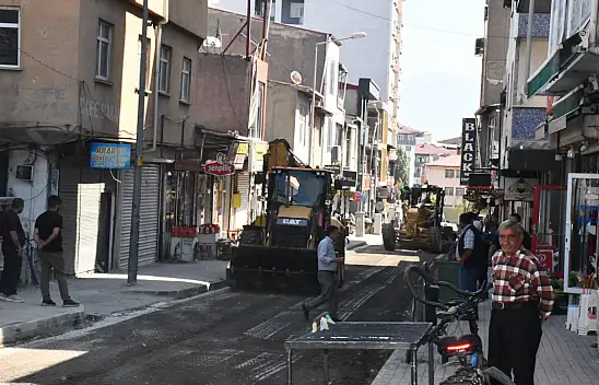Doğubayazıt'ta asfalt mesaisi başladı
