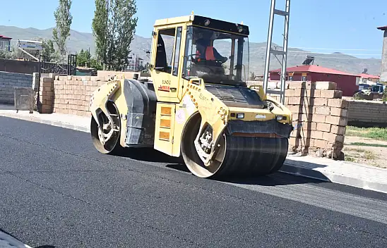 Doğubayazıt'ta asfalt sezonu başladı