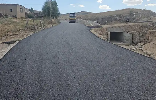 Doğubayazıt'ta grup köy yolunun 3,5 kilometrelik bölümü asfaltlandı