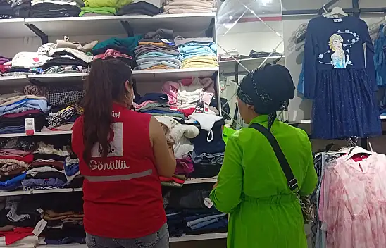 Doğubayazıt'ta Kızılay ihtiyaç sahibi ailelerin yüzünü güldürdü
