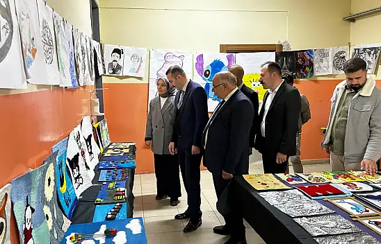 Doğubayazıt'ta öğrencilerin yıl sonu sergileri yoğun ilgi gördü