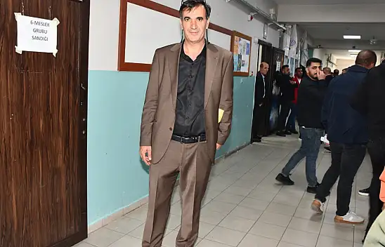 Doğubayazıt TSO'da sandıktan Osman Tozbey çıktı: 4 adaylı yarışta başkanlığı kazandı