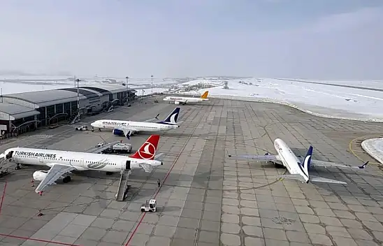 Dört uçak, tek zaman dilimi: Ağrı'da koordinasyon testi başarıyla geçti