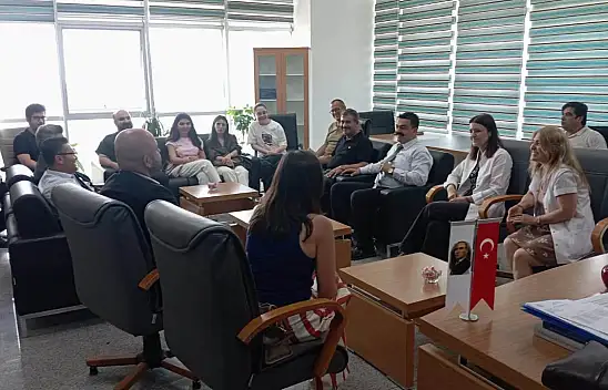 Dr. Mehmet Acu çocuk hekimleriyle bir araya geldi