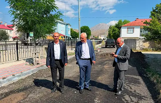 Eleşkirt Belediye Başkanı Ramazan Yakut çalışmaları sahada inceledi
