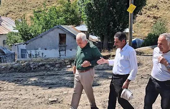 Eleşkirt'te deforme olan yollar tek tek yenileniyor