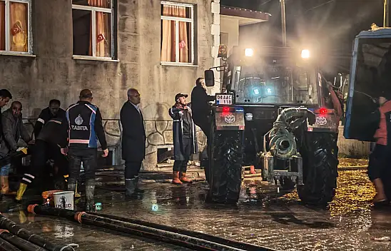 Eleşkirt'te ekipler gece boyunca sahadaydı