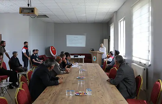 Eleşkirt'te süt üreticilerine hijyen ve kalite eğitimi