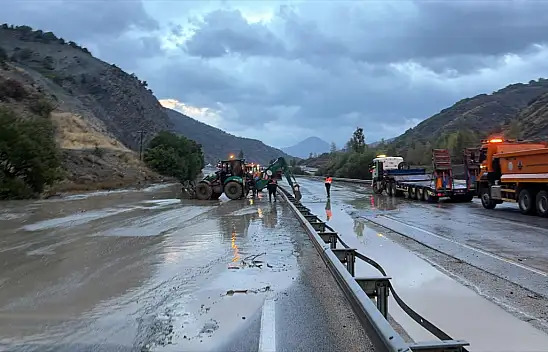 Erzincan-Erzurum kara yolu heyelan nedeniyle kapandı