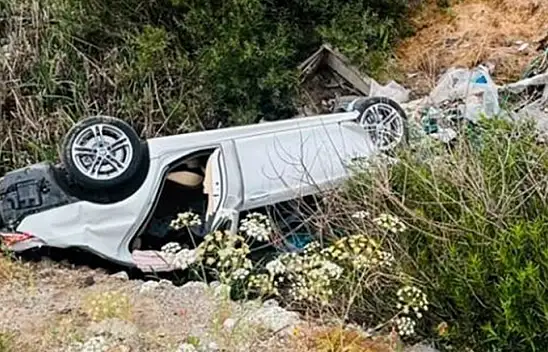 Erzurum-Aşkale Yolunda feci kaza: Şarampole devrilen otomobilin sürücüsü hayatını kaybetti