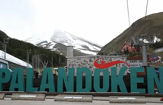 Erzurum'da mayısın son günlerinde kar sürprizi