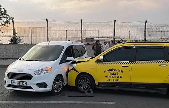 Erzurum'da zincirleme kaza kamerada: 3 kişi yaralandı