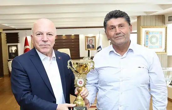 Erzurum Rahvan At Yarışları'nda Metehan Apaydın'dan Büyük Başarı