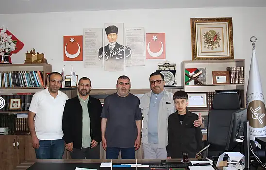 Gazetecilerden İlçe Müftüsü İsa Demirkaynak'a ziyaret