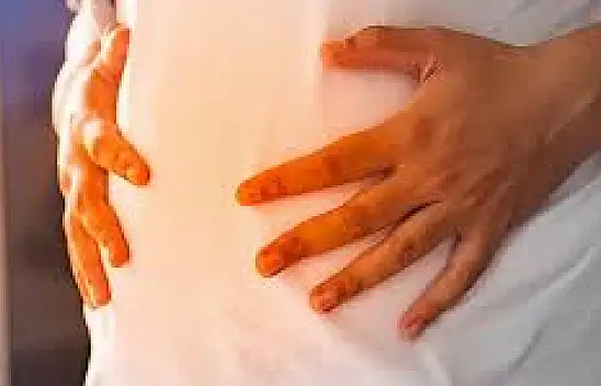 Geçmeyen karın şişkinliği yumurtalık kanserinin işareti olabilir