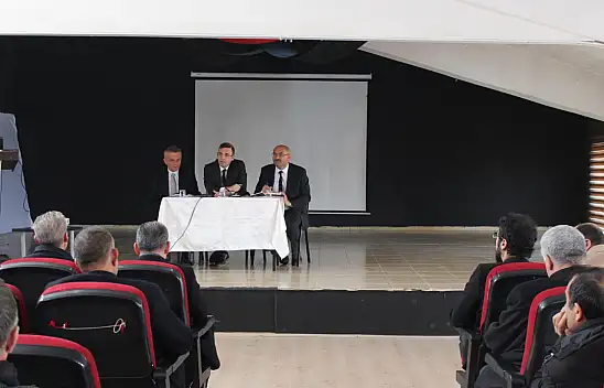 Hamur'da muhtarların sorun ve talepleri masaya yatırıldı