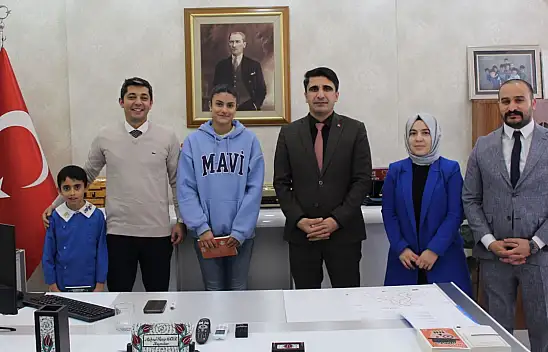 Hamur'un satranç şampiyonlarına özel tebrik