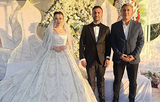 İl Milli Eğitim Müdürü Çakan öğretmeninin mutlu gününe ortak oldu