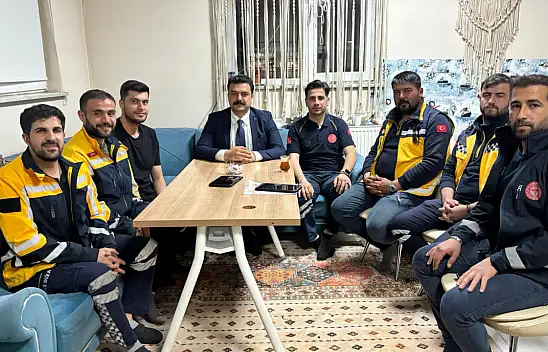 İl Müdürü Acu'dan gece mesaisindeki sağlık çalışanlarına moral ziyareti
