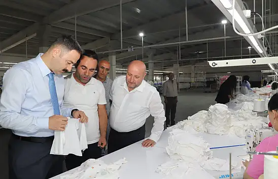 Kaymakam Ayvat Doğubayazıt'taki Tekstil Fabrikasını ziyaret etti