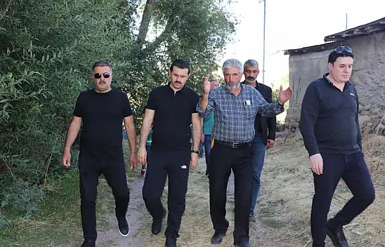 Kaymakam Coşkun ve Başkan Sayan, İsaabat Köyü'nde vatandaşları dinledi
