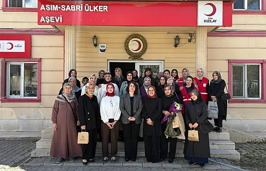 Kızılay Ağrı'dan Anneler Günü'nde Anlamlı Program