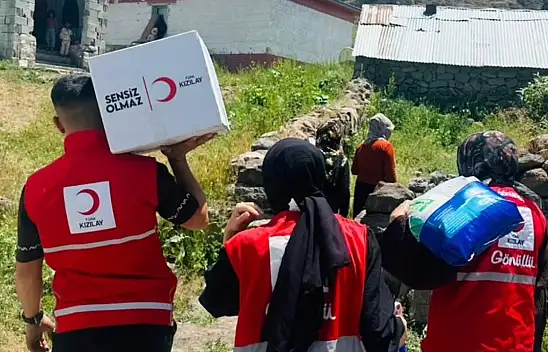 Kızılay'dan Patnos köylerine ihtiyaç sahibi aileye destek oluyor