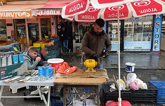 Kurban Bayramı öncesi Ağrı'da bıçak bileyicilerde yoğunluk başladı