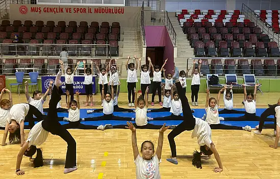 Minik Cimnastikçiler Yeni Spor Salonunda Yeteneklerini Geliştiriyor