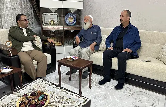 Müftü Demirkaynak'tan hacdan dönen emekli imama ziyaret
