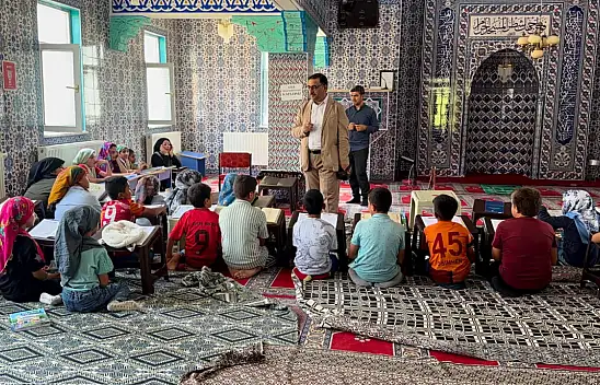 Müftü İsa Demirkaynak yaz Kur'an kursu öğrencileriyle bir araya geldi