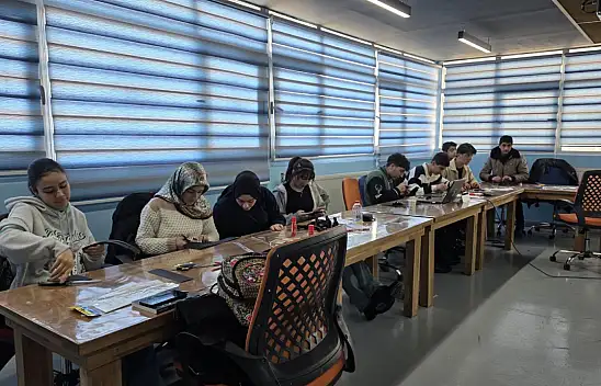 Muş'ta Deneyap Yıldızları Malzeme Bilimi ve Nanoteknoloji Deneyleriyle Buluştu