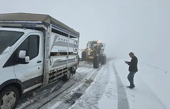 Muş'ta kar yağışı başladı, 10 köy ve 22 mezranın yolu için ekipler harekete geçti