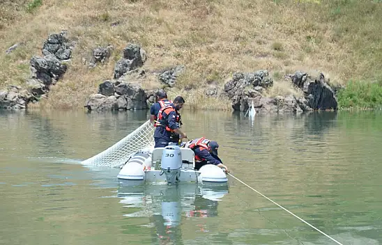 Muş'ta Murat Nehri'ne düşen 10 yaşındaki Berat'ı arama çalışmaları devam ediyor