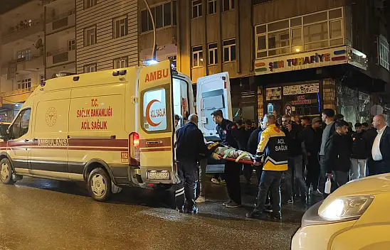 Muş'ta otomobil ile motosiklet çarpıştı, 2 kişi yaralandı