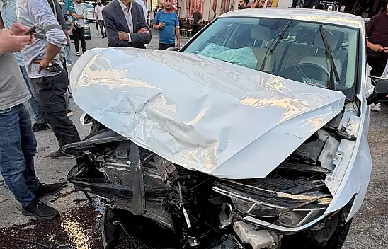 Muş'ta zincirleme trafik kazası: 3 araç birbirine girdi