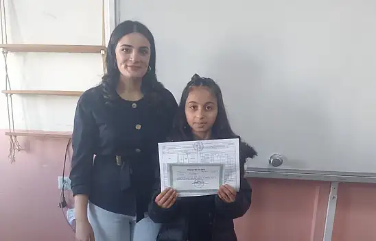 Öğrenciler karnelerini aldı, tatil başladı