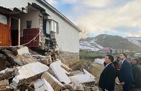 Patnos'ta depremin ardından sahada inceleme