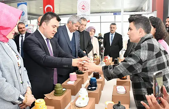Patnos'ta kadın emeği sergisi açıldı