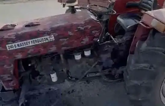 Patnos'ta traktör ile hafif ticari araç çarpıştı: 3 yaralı