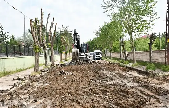Patnos'ta yol seferberliği sürüyor