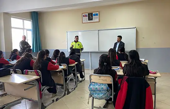 Polis ve Jandarmadan Diyadinli öğrencilere trafik semineri