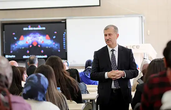Rektör Gülçin öğrencilerle buluştu
