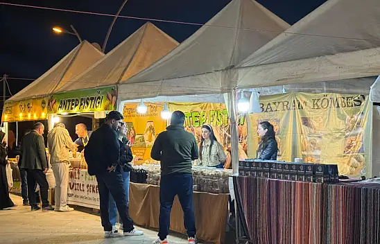 Rengarenk tatlar buluştu Ağrı'da yöresel ürünler ilgi odağı oldu