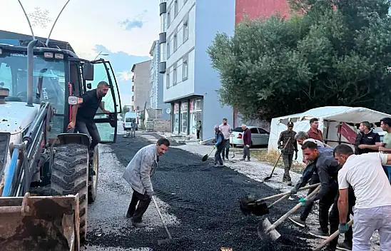 Taşlıçay'da doğalgaz sonrası bozulan yollar yenileniyor