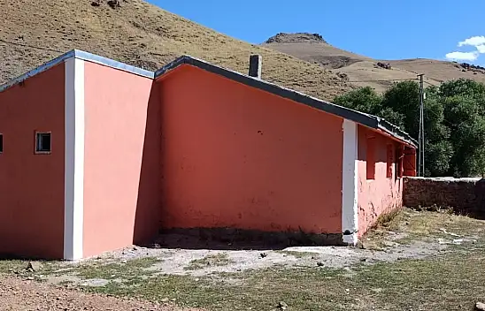 Taşlıçay'da Kağnılı İlkokulu yeni eğitim yılına hazırlandı