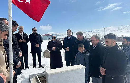 Taşlıçay'da şehitlikte duygu dolu 18 Mart anması