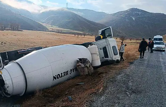 Tatvan'da beton mikseri şarampole yuvarlandı: 1 yaralı
