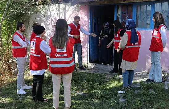 Türk Kızılay Ağrı Şubesi gönülleri ziyaretlerle ısıtıyor