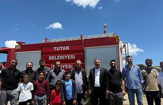Tutak Belediye Başkanı Fevzi Sayan yangın mağduru aileyi ziyaret etti
